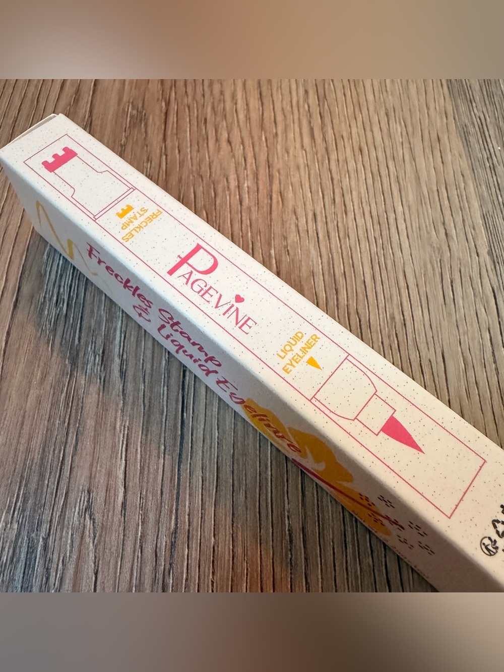 Pagevine Brown Liquid Eyeliner — Vivid Precision Liner & Freckle Stamp
